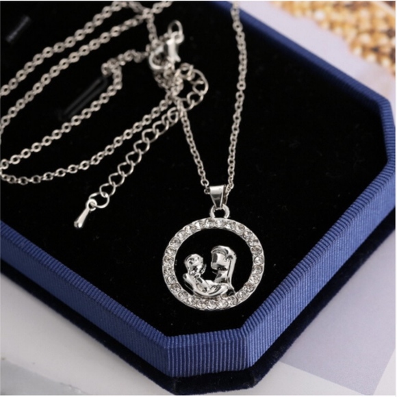 Jewelry - Mom & Baby Family Crystal Circle Silver Necklace